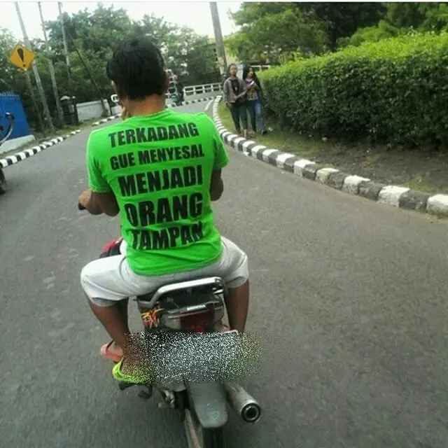 6 Tulisan di Kaus Pengendara Motor Ini Nyeleneh, Bikin Ngakak