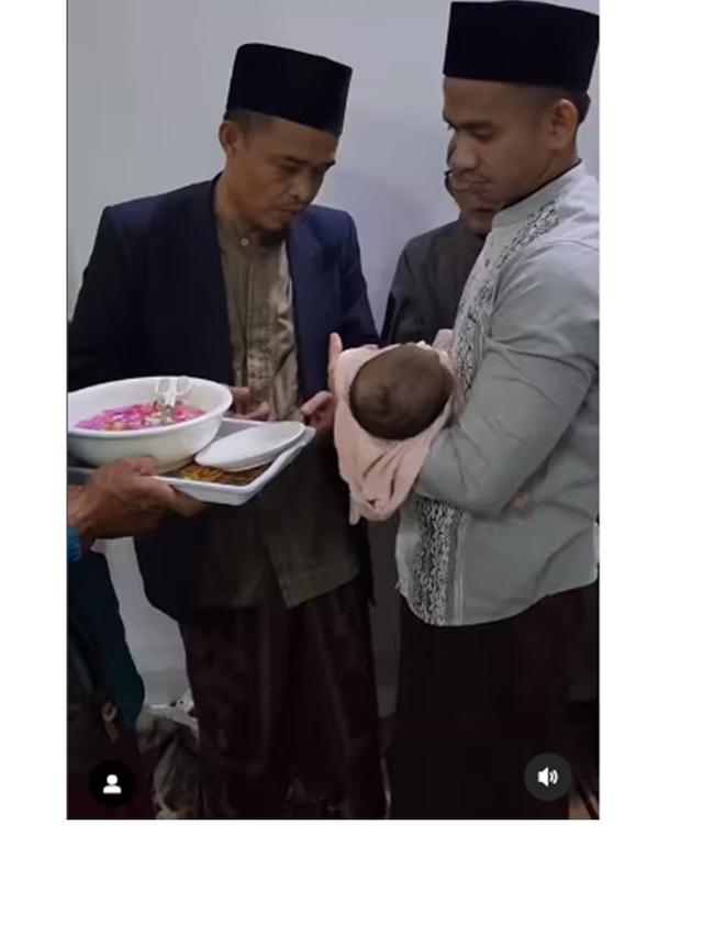 6 Momen Aqiqah Anak Pertama Ridho 2R dan Syifa, Digelar Sederhana