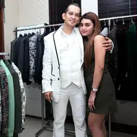 Jupiter Fortissimo siap melepas masa lajangnya. Widuri Agesti wanita yang berhasil membuat hati Jupiter luluh. Widuri berprofesi sebagai model dan penyanyi. Ia pun mengaku mencintai pasangannya dengan sepenuh hati. (Andy Masela/Bintang.com)