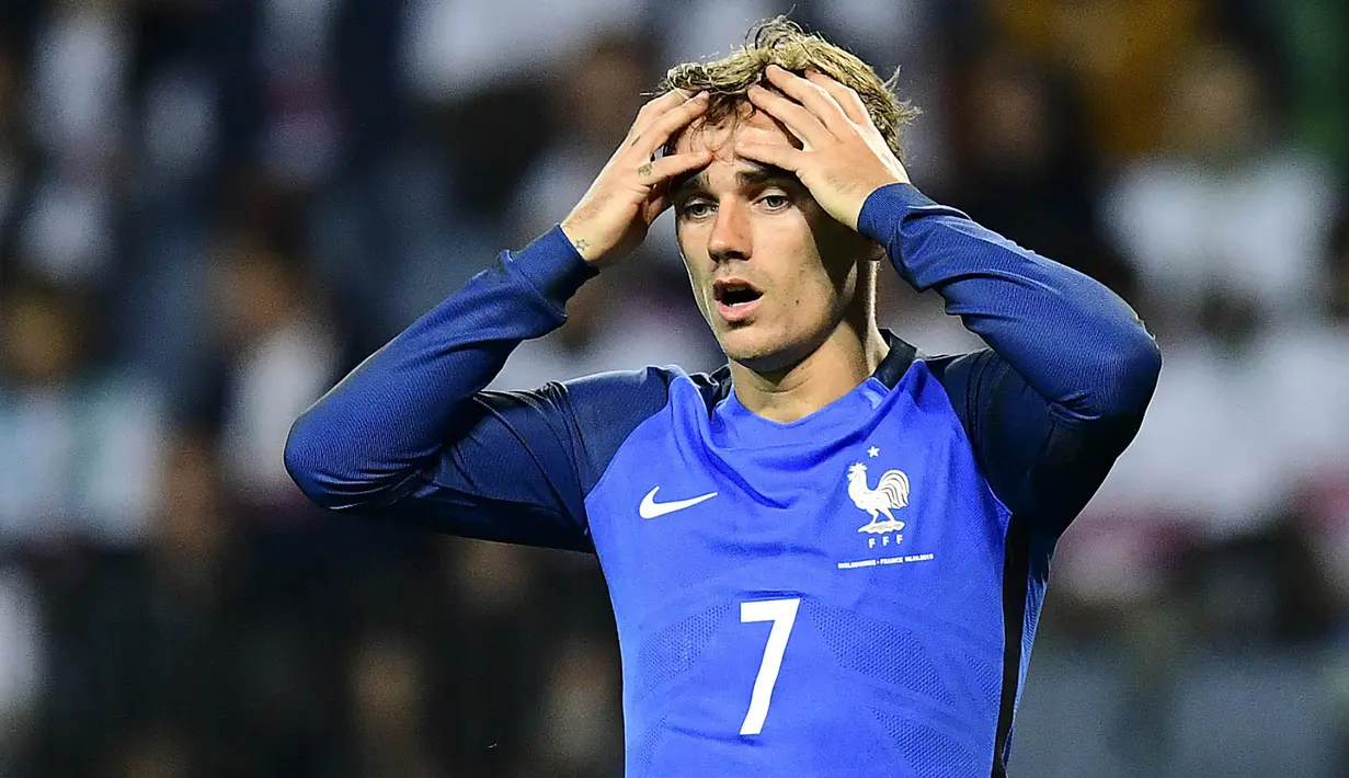 5. Antoine Griezmann, dirinya berhasil mengantar Atletico Madrid ke final Liga Champions dan membawa Prancis ke final Piala Eropa 2016. Sinarnya itu membuat penyerang 25 tahun tersebut paling sering dicari pada awal Juli 2016. (AFP/Franck Fife)