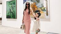 6 Gaya Stylish Aura Kasih dan Arabella, Putrinya yang Kini Berusia 6 Tahun