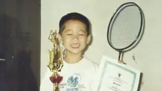 Kevin Sanjaya sudah berprestasi di dunia badminton sejak kecil. Ia menekuni badminton saat masih anak-anak dan sudah menghasilkan banyak piala. Cikal bakal jadi pemain hebat pun sudah terlihat dari seorang Kevin Sanjaya kecil. (Liputan6.com/IG/kevin_sanjaya)