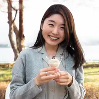 ilustrasi perempuan tersenyum/photo created by freepik - www.freepik.com