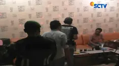 Menjelang Ramadhan, sejumlah tempat hiburan malam dan penjual minuman keras (Miras) di kawasan Balaraja, Tangerang, Banten, Selasa 24 April 2018 malam, dirazia polisi.