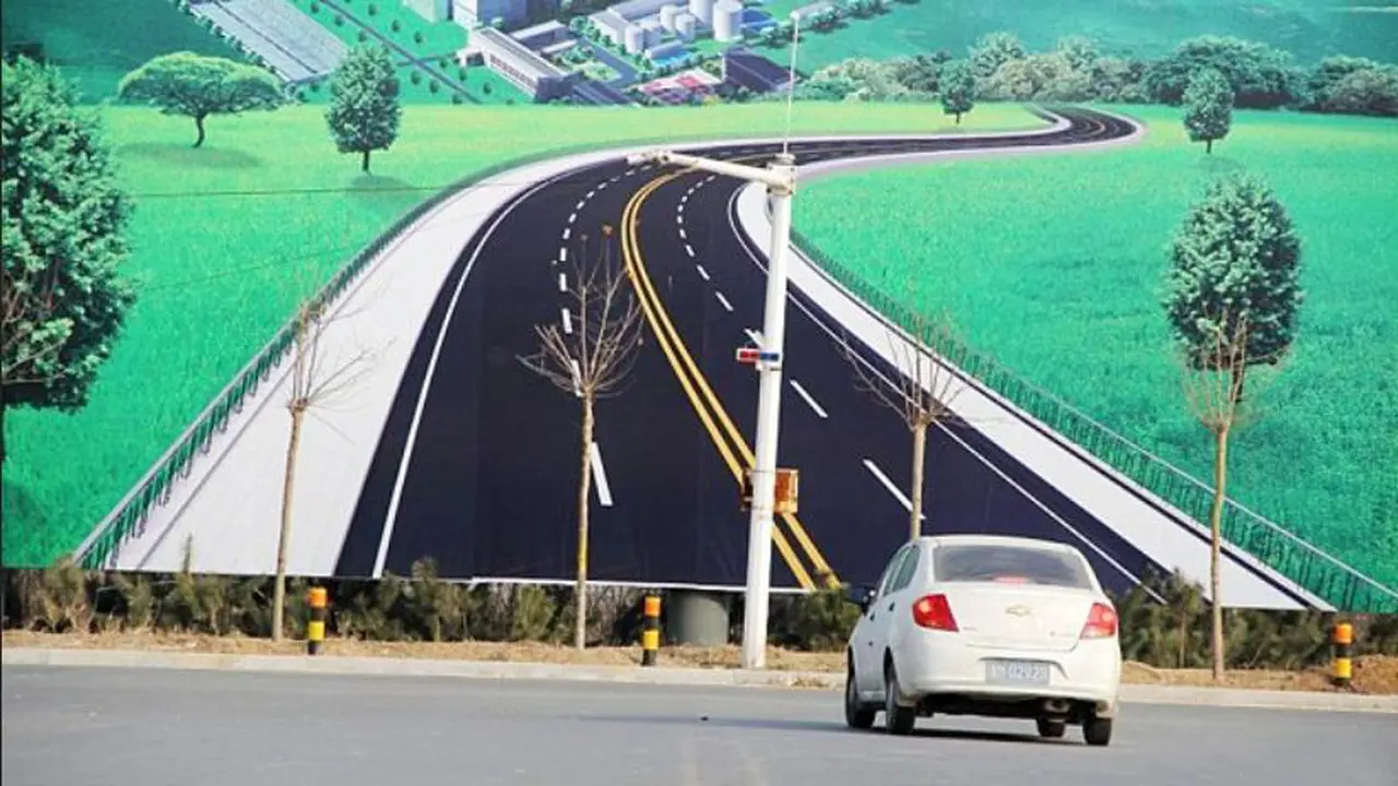 Billboard 3-D Ini Banyak Sesatkan Pengguna Mobil