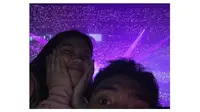 Cara Warganet Foto ala Nonton Konser Ini Bikin Kamu Tepuk Jidat