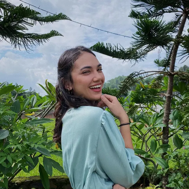 Belum Genap 20 Tahun, 6 Artis Indonesia Ini Totalitas Berperan Sebagai Istri