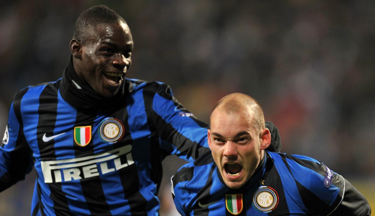 Bergabung dengan Nice, Wesley Sneijder akan reuni dengan mantan rekannya di Inter Milan, Mario Balotelli. (AFP/Sergei Supinsky)