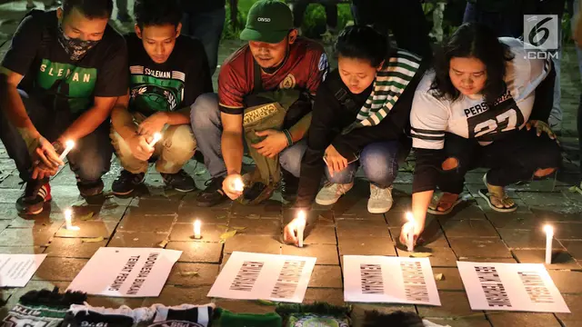 Gabungan Suporter Bola Gelar Aksi Lilin Doakan Korban Bom Surabaya
