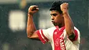 2. Frank Rijkaard, pemain bertahan ini juga merupakan hasil tempaan Johan Cruyff saat melatih Ajax. Mantan bintang AC Milan ini juga mengikuti jejak sang guru, Cruyff, dengan menjadi pelatih dari Barcelona. (Bola.com/www.anp-archief.nl)