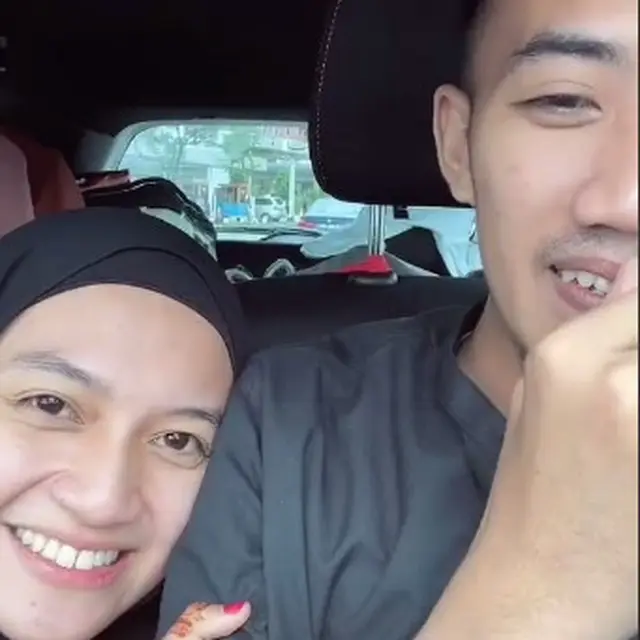 6 Potret Ustaz Syam Elmarusy dan Jihan Salsabila Setelah Menikah, Makin Romantis