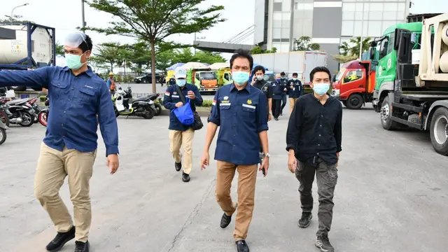 Kepala BPH Migas M Fanshurullah Asa dan Anggota Komisi VII DPR RI Ridwan Hisjam melakukan kunjungan kerja ke Demak untuk meninjau pembangunan pipa distribusi gas bumi milik PT Pertagas Niaga.
