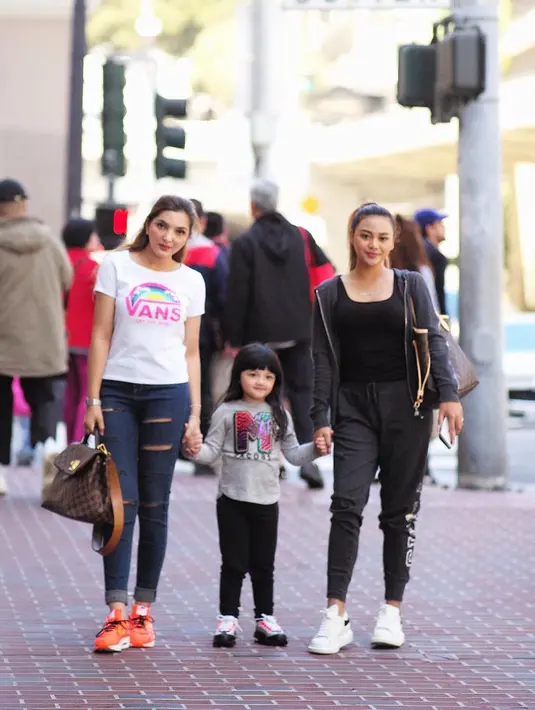 Krisdayanti dan Aurel Hermansyah