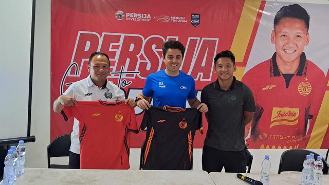 Persija Jakarta berencana mengirimkan satu pemainnya untuk menimba ilmu di Spanyol.