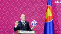 Presiden FIFA Gianni Infantino menyampaikan sambutan pada acara penandatanganan Nota Kesepahaman antara FIFA dan ASEAN di Bangkok, Thailand, Sabtu (2/11/2019). Penandatanganan itu dalam rangkaian acara KTT ke-35 ASEAN dan disaksikan para pemimpin negara-negara ASEAN. (Liputan6.com/Biro Pers Setpres)