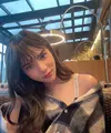 Davina Karamoy, aktris muda berbakat yang kini dikenal berkat perannya di sinetron Ipar Adalah Maut, berhasil mencuri perhatian dengan penampilan barunya. [@davinaakaramoy].