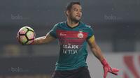 Pemain Persija Jakarta, Amdritany saat melawan Bhayangkara FC pada lanjutan Liga 1 2017 di Stadion Patriot Bekasi, Sabtu (12/11/2017). Bhayangkara kalah dari Persija 1-2. (Bola.com/Nicklas Hanoatubun)