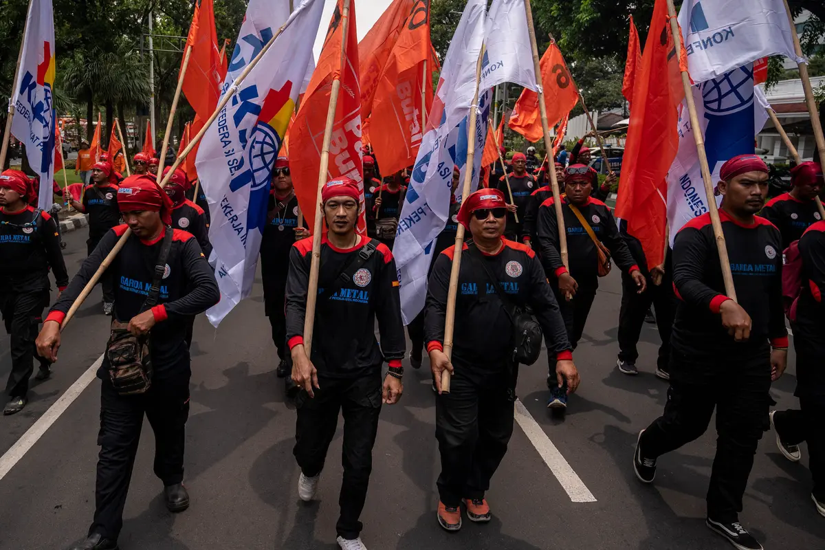 Kembali Berunjuk Rasa, Buruh Minta Kenaikan UMP 2025 Hingga 10 Persen