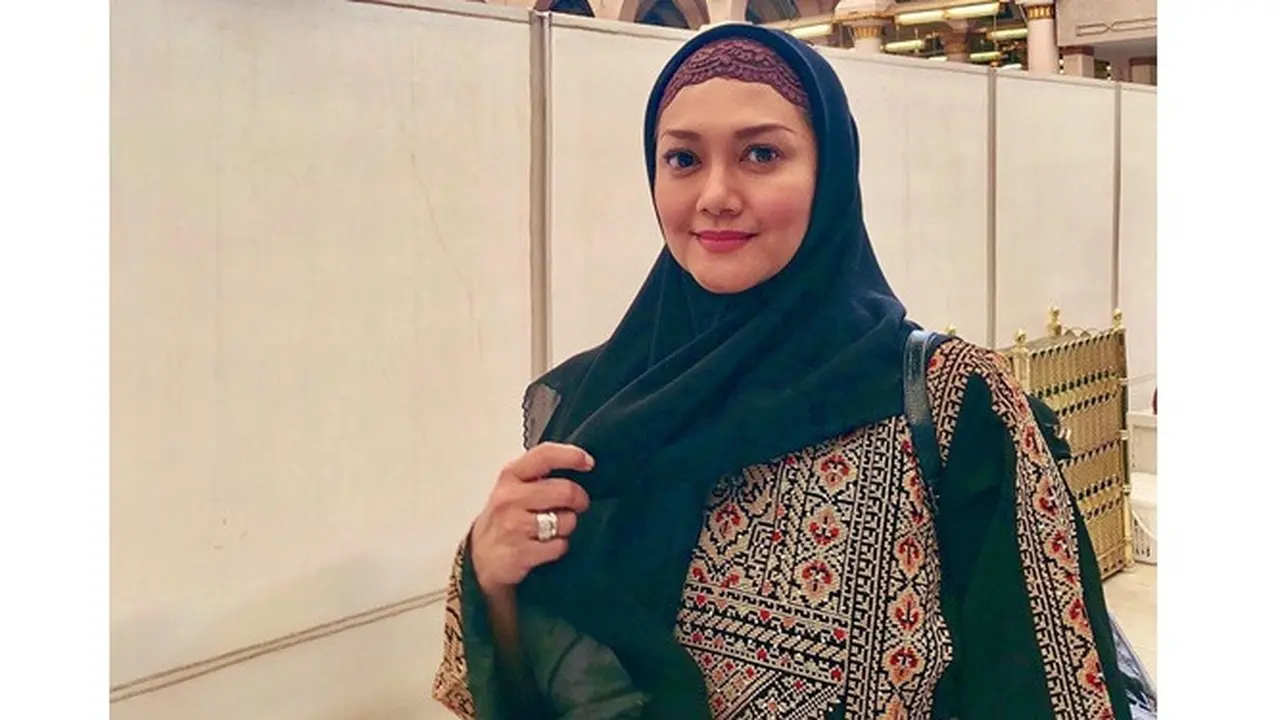 Disebut Seperti Orang Timur Tengah, Ini 6 Potret Bella Saphira Pakai Hijab