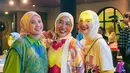 Acara ulang tahun ini pun turut dihadiri sejumlah keluarga dan sahabat. Banyak sekali yang datang ke acara ulang tahun ini sambil mengenakan busana yang sesuai tema. Tidak sedikit netizen dan penggemar dari Irish Bella memberikan ucapan selamat kepada ibundanya. (Liputan6.com/IG/@_irishbella_)