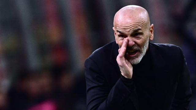 Foto: Stefano Pioli yang Selalu Percaya Diri dari Pinggir Lapangan, Kali Ini Torino Kena Efek Teriakannya
