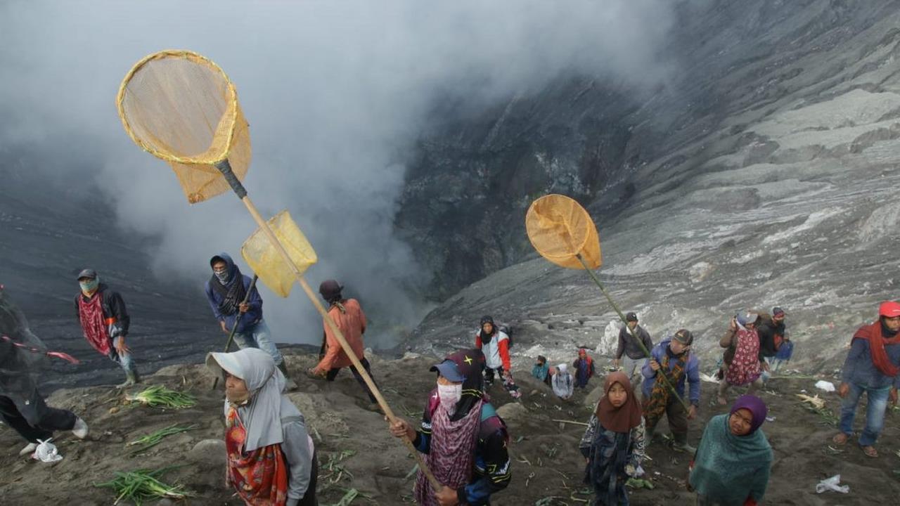 Upacara Tradisi Yadnya Kasada Hingga Keberadaan Kaum Marit di Gunung Bromo
