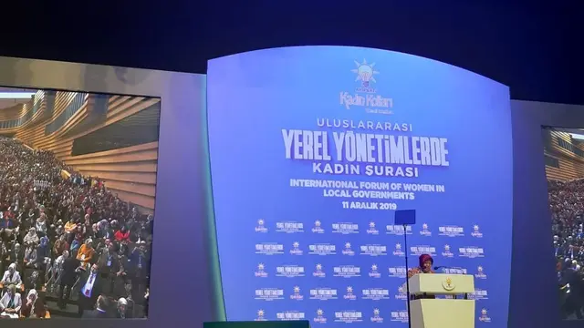 Wali Kota Risma saat Menjadi Keynote Speaker di Turki