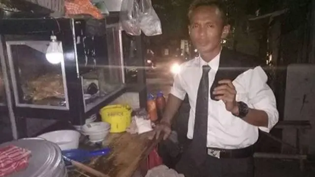 Tukang Bakso Necis