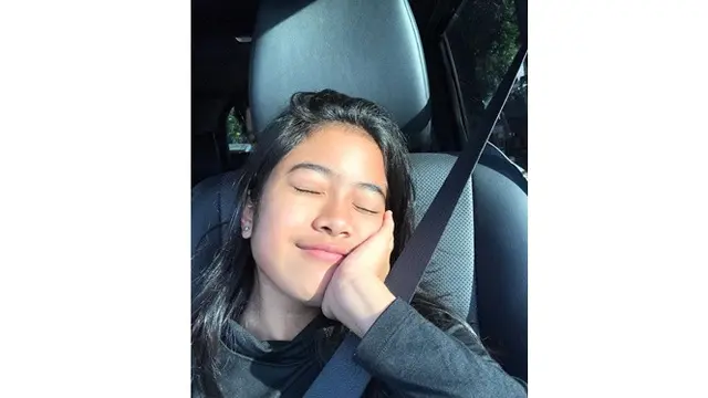 Jarang Terekspos, Ini 7 Potret Anak Bungsu Novita Angie yang Mulai Beranjak Remaja