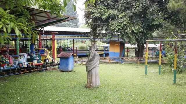 Rumah Siput dan Jamur Tuyul dan Mbak Yul