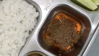 SPPG di Padang Sajikan Rendang Istimewa, Olah Bumbu dari Santan Kelapa Petikan Beruk Terlatih