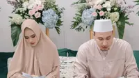 Kartika Putri dan Habib Usman bin Yahya. (Foto: Instagram @kartikaputriworld)