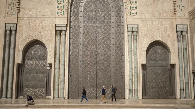 Menengok Masjid Terbesar di Maroko