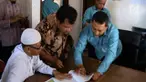 Laskar Umat Islam Surakarta (LUIS) mendatangi kantor pemasara PT Yudhistira di Solo, yaitu penerbit buku IPS untuk kelas 6 SD yang dimana dalam materinya memuat bahwa ibu kota Israel dituliskan Yerusalem sedangkan untuk Palestina di Kosongkan.