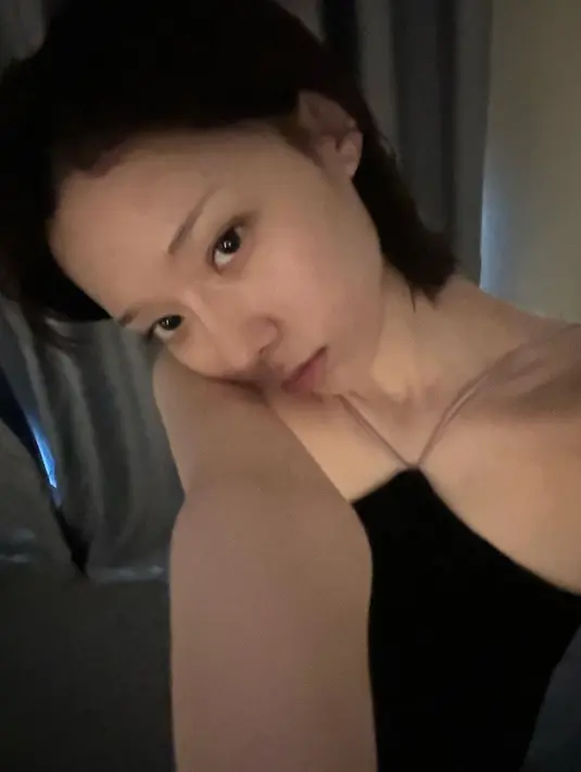 Namun kali ini berbeda. Winter tetap pede tampil di depan kamera meski tanpa makeup sama sekali. [Instagram @Im_winter]