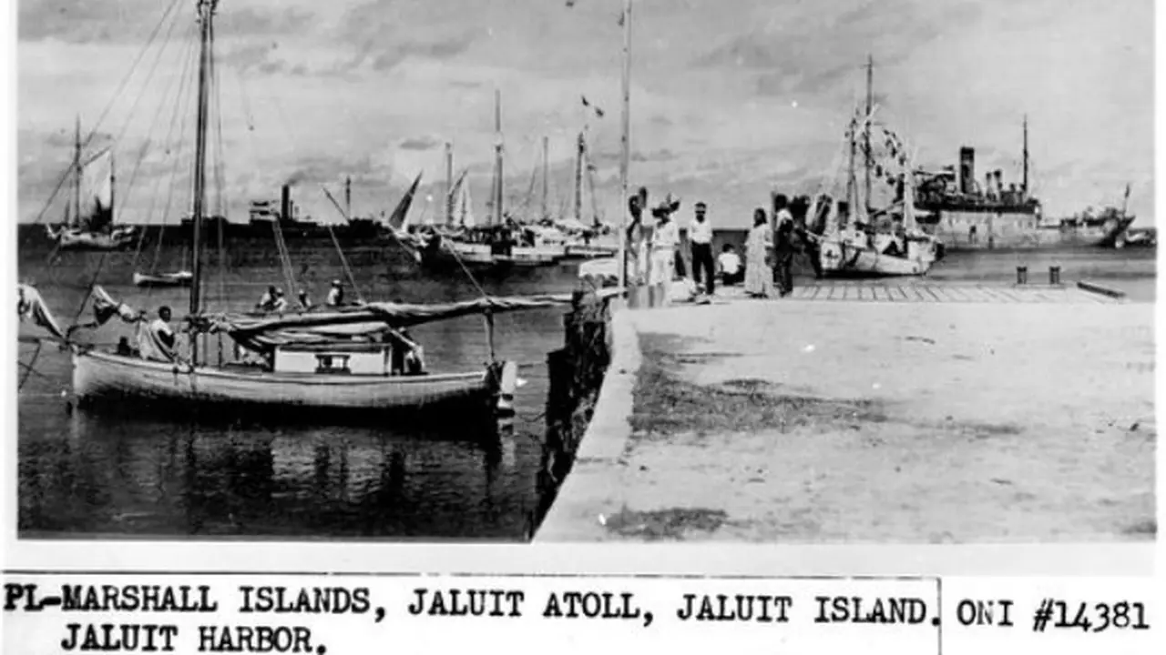 Amelia Earhart (0)