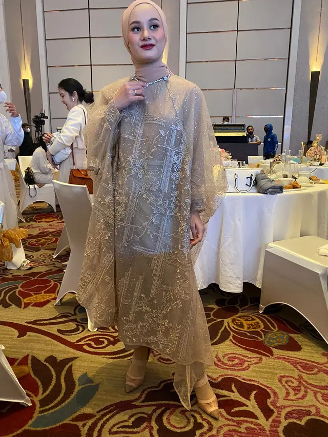 Detail baju lebaran Dinda Hauw