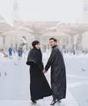 Rumah tangga Syahnaz Sadiqah dan Ritchie Ismail alias Jeje Govinda sempat menjadi perbincangan. Melalui akun instagramnya, adik Raffi Ahmad itu menjalankan ibadah umrah bersama suami. [Instagram/syahnazs]