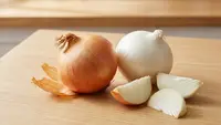 Ini Perbedaan Bawang Bombay Kuning dan Putih serta Cara Memilihnya untuk Masakan