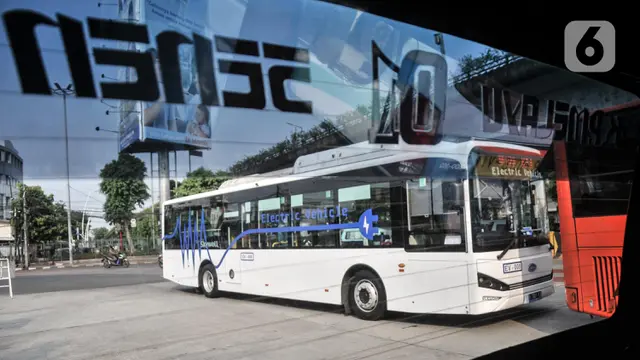 Uji Coba Bus Listrik Transjakarta Kampung Melayu-Tanah Abang via Cikini
