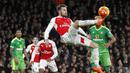Pemain Arsenal,  Aaron Ramsey melakukan tendangan salto saat Arsenal menjamu Sunderland pada  anjutan Liga  Premier Inggris di Stadion Emirates, London, Sabtu (5/12/2015). (AFP Photo/Ian Kington) 