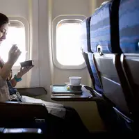 Lakoni perjalanan dengan pesawat terbang. (worldlifestyle.com)