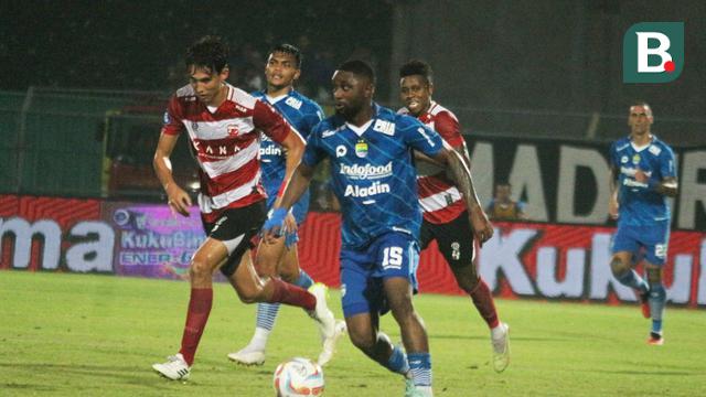 Madura United vs Persib Bandung