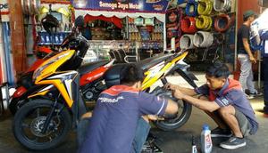 Semoga Jaya Motor (SJM) menjadi bengkel mitra Federal Oil. (Herdi/Liputan6.com)