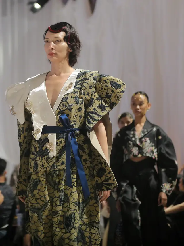 Rasa Baru Wastra Nusantara dalam Koleksi Mel Ahyar “Kultulibrasi”