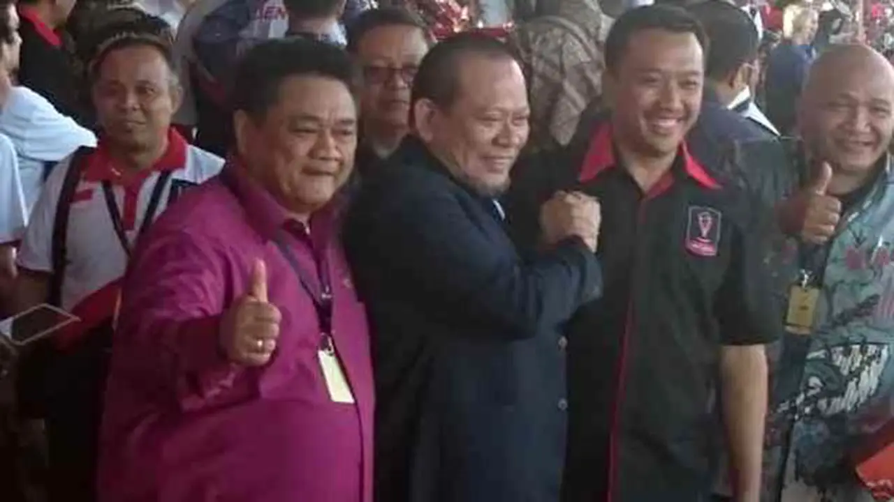 Sepak Bola Indonesia, Hanya Separuh Nafas 