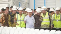 Atas perkembangan pembangunan tersebut Wakil Presiden cukup puas dan berharap awal Juni harus selesai.