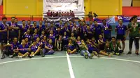 Unesa jadi juara Rektor Unesa Handball Championship 2016 di GOR Futsal Internasional Unesa, Rabu (2/11/2016), setelah menumbangkan STKIP PGRI Trenggalek dengan skor 26-20. (Bola.com/Fahrizal Arnas)