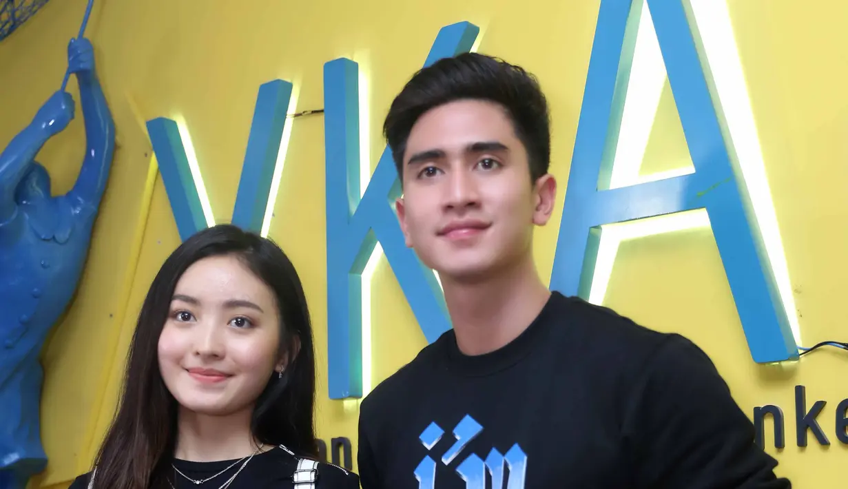 Melihat kemesraan di antara Wilona dan Verrell, Venna yang memberi lampu hijau sepertinya sangat setuju jika Wilona menjadi calon menantunya. Ia pun kini sangat yakin keduanya sudah berpacaran. (Nurwahyunan/Bintang.com)