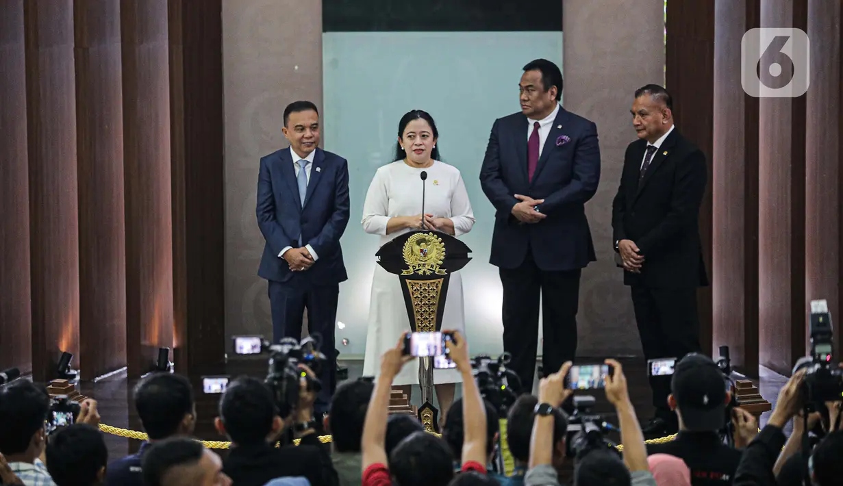 Presiden Joko Widodo atau Jokowi mengirim surat usulan calon Panglima TNI pengganti Laksamana TNI Yudo Margono kepada DPR RI. (Liputan6.com/Faizal Fanani)